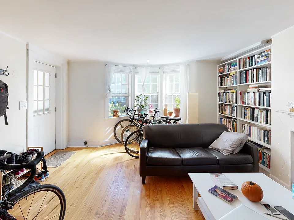 33 Portsmouth St #1R