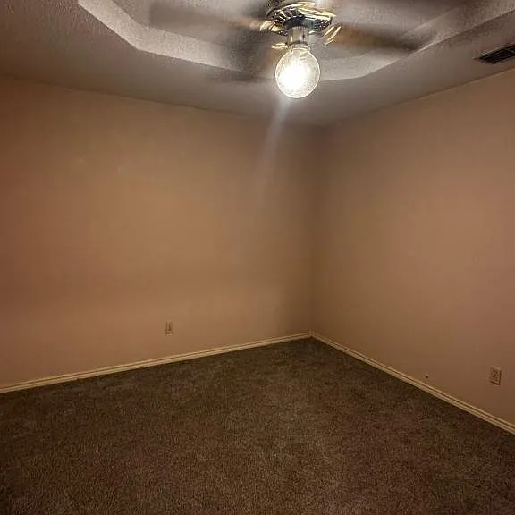 2704 Ashley Ct — Photo 11
