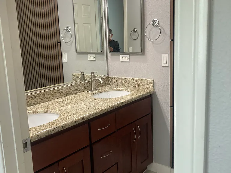 double sink with storage