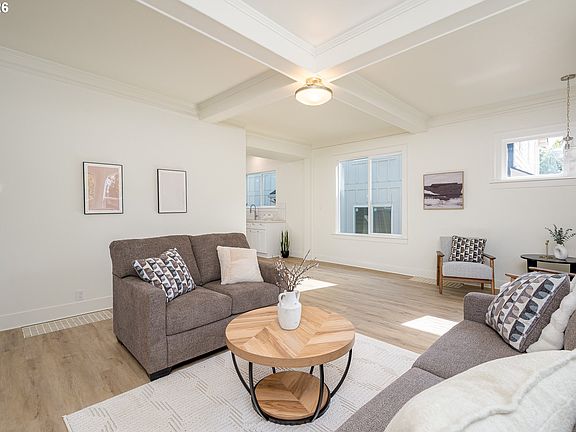 4th image of 8413 NE Hassalo St