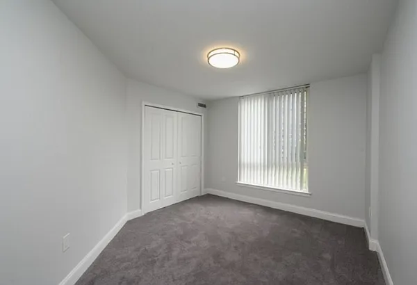 Bedroom (2BR, 1BA - 928SF)
