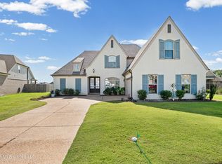7296 Fulton Square Dr, Olive Branch, MS 38654