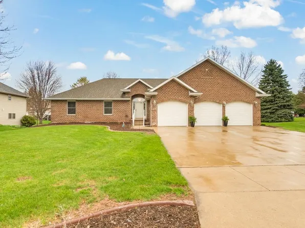 702 Marcks Ct, Luxemburg, WI 54217