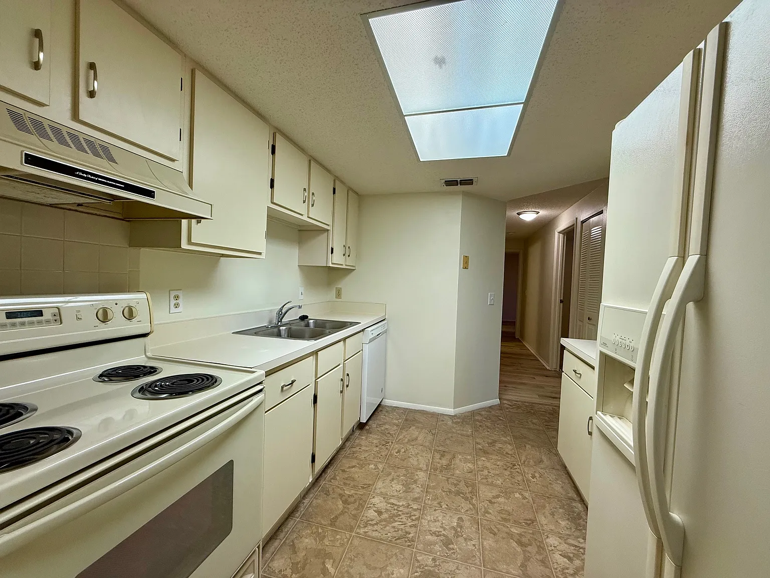 4022 Beaver Ln — Photo 3