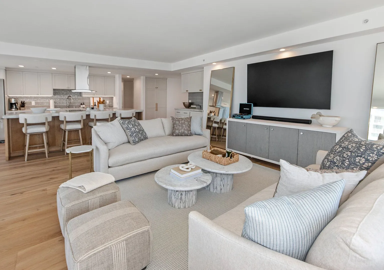 1710 Avenida Del Mundo Unit #803 — Photo 3