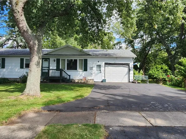 4 Bobbie Dr, Rochester, NY 14606
