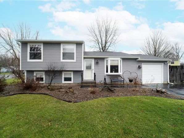 8377 Shoveler Ln, Liverpool, NY 13090