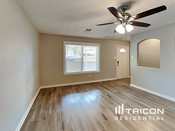 4th image of 4304 Willow Springs Dr