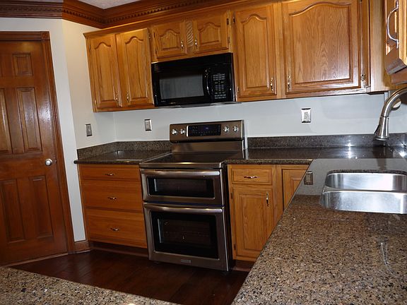 4th image of 1280 Kingsway Dr