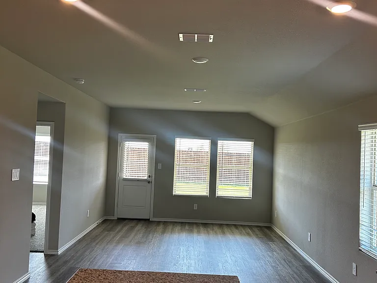 1637 Tin Roof Rd — Photo 10