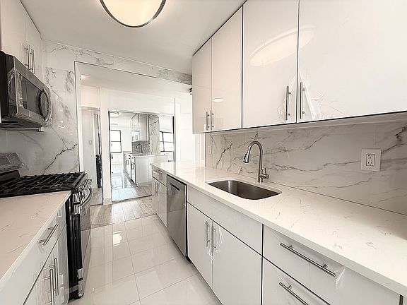 3rd image of 50 Brighton 1 Rd #4N