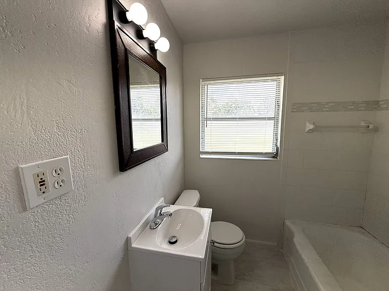305 W Alma Dr — Photo 5