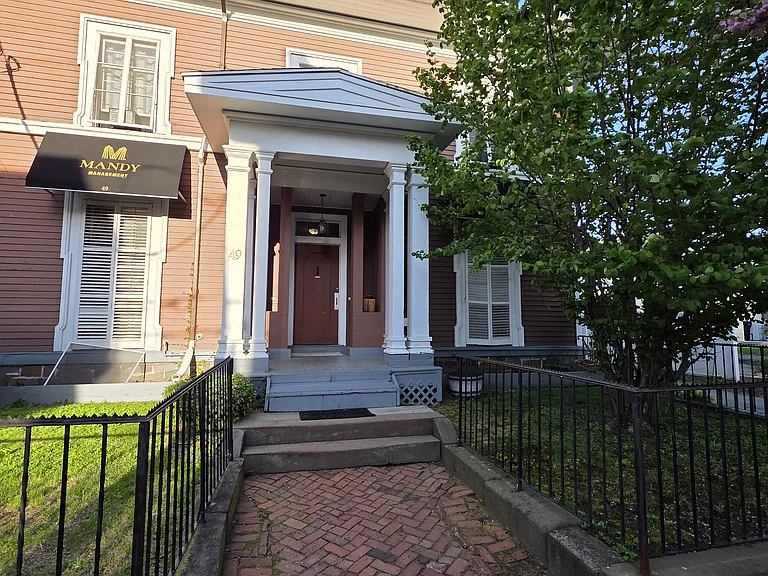 49 Warren St #C — Photo 15