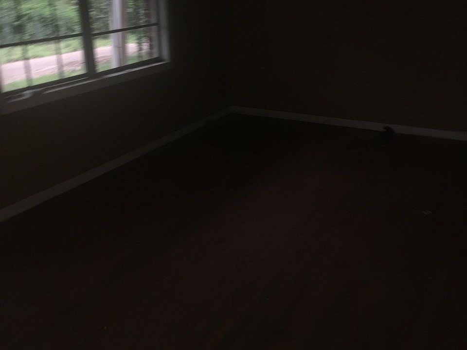 2nd image of 2825 Carleton St