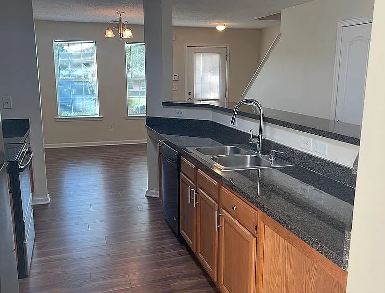 745 Outlook Way — Photo 6