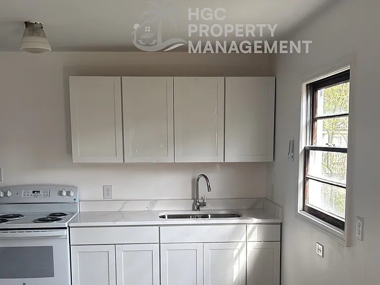 614 Price St — Photo 5