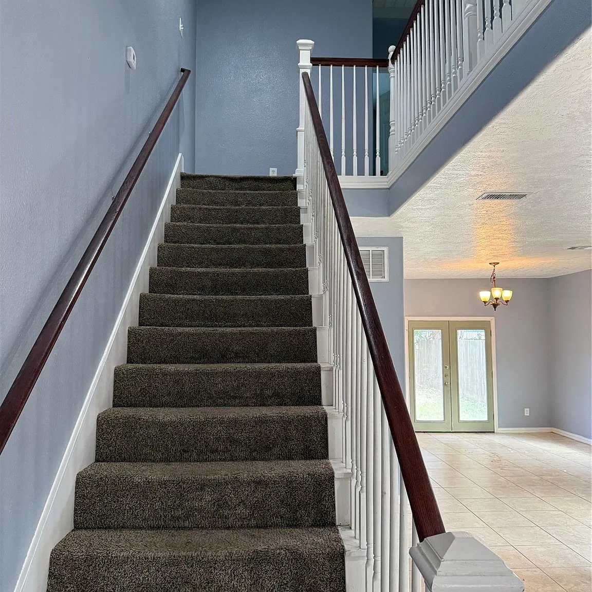 3 bed, 2.5 bath, 1680 sqft, $1,700 — Photo 2