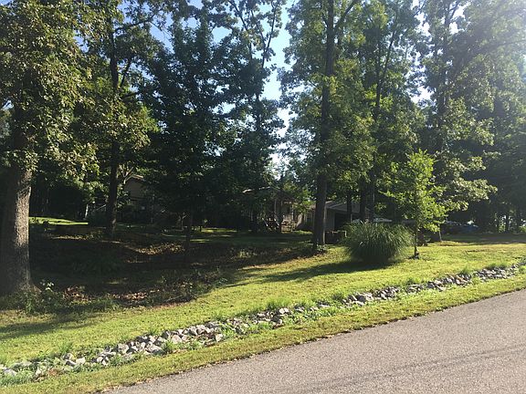 4th image of 378 Justin Ln