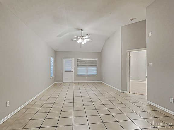 3rd image of 1515 Stone Bluff Dr