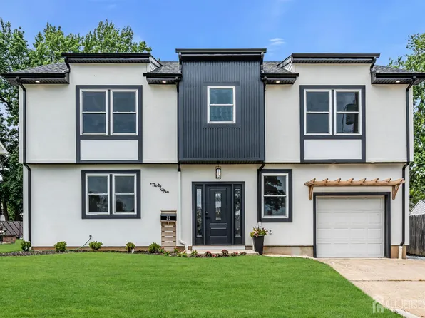 35 Glenville Rd, Edison, NJ 08817
