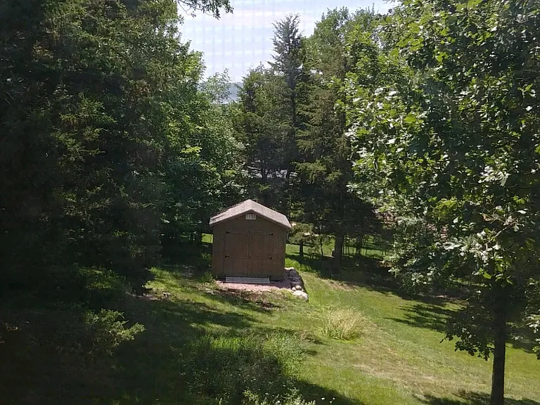 144 Acorn Dr — Photo 10