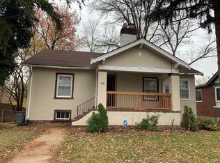 30 Sunset Ct, Saint Louis, MO