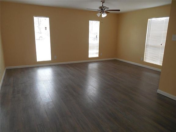 5th image of 2613 Sybil Dr
