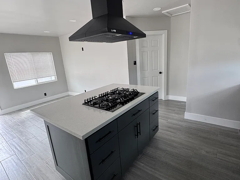 8711 Hickory St — Photo 6