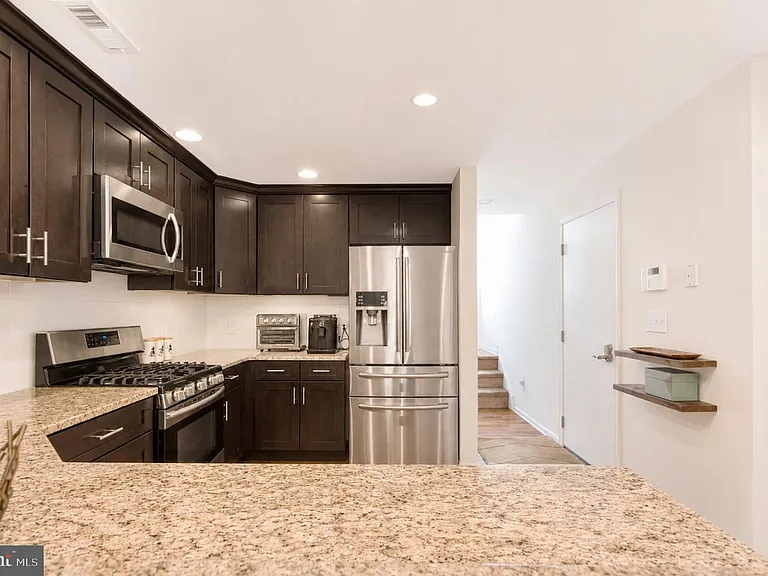 4 Regency Ct — Photo 14