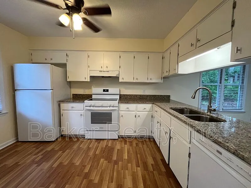 2 bed, 2.5 bath, 1164 sqft, $1,495 — Photo 3