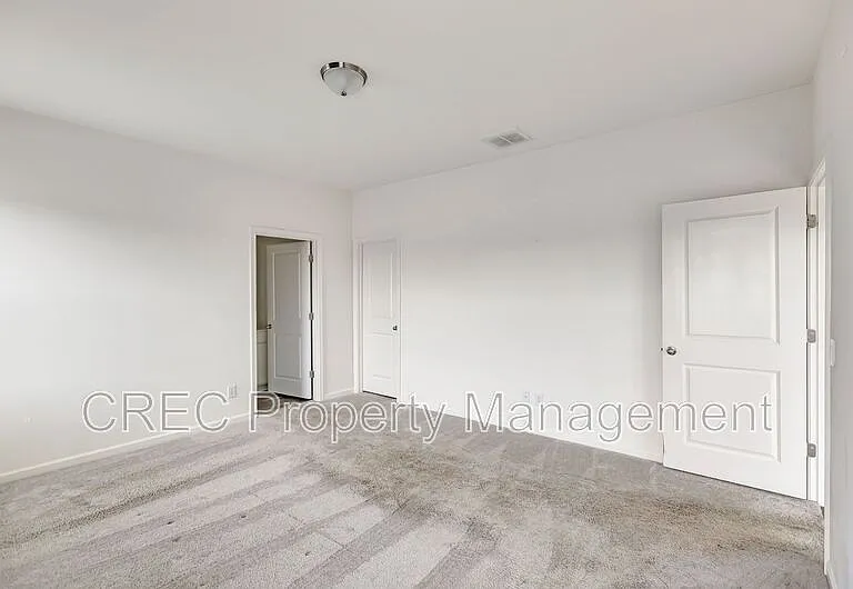 475 Pender Woods Dr — Photo 12