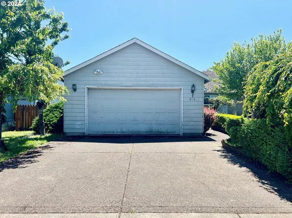 912 Lantana Ln NE, Gervais, OR 97026