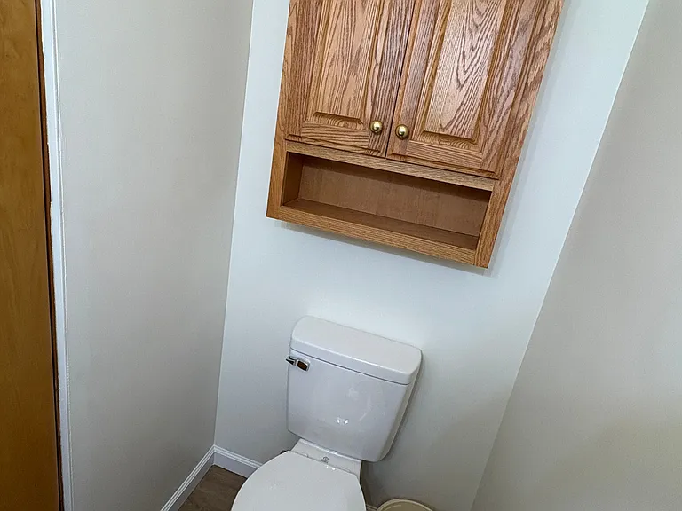 1/2 Bath