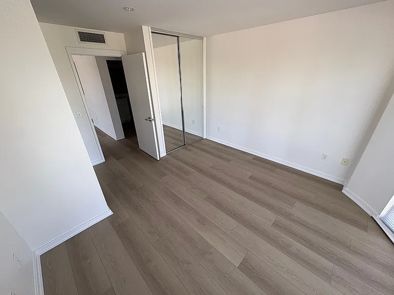 3004 6th Ave #7 — Photo 17