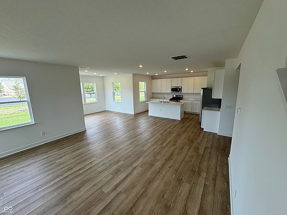 4th image of 1124 Tansley Ln