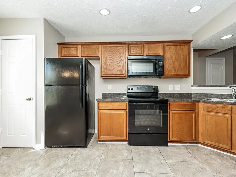 4060 George Buchanan Dr — Photo 9