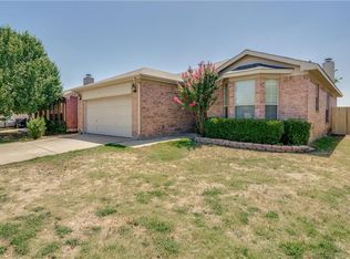 10420 Phantom Hill Rd, Fort Worth, TX 76140