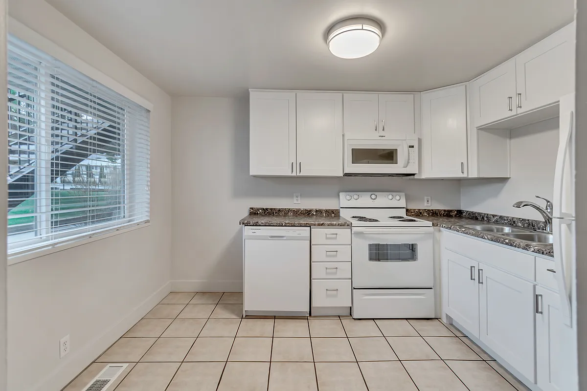 Building Photo - 2105 E 3300 S #C