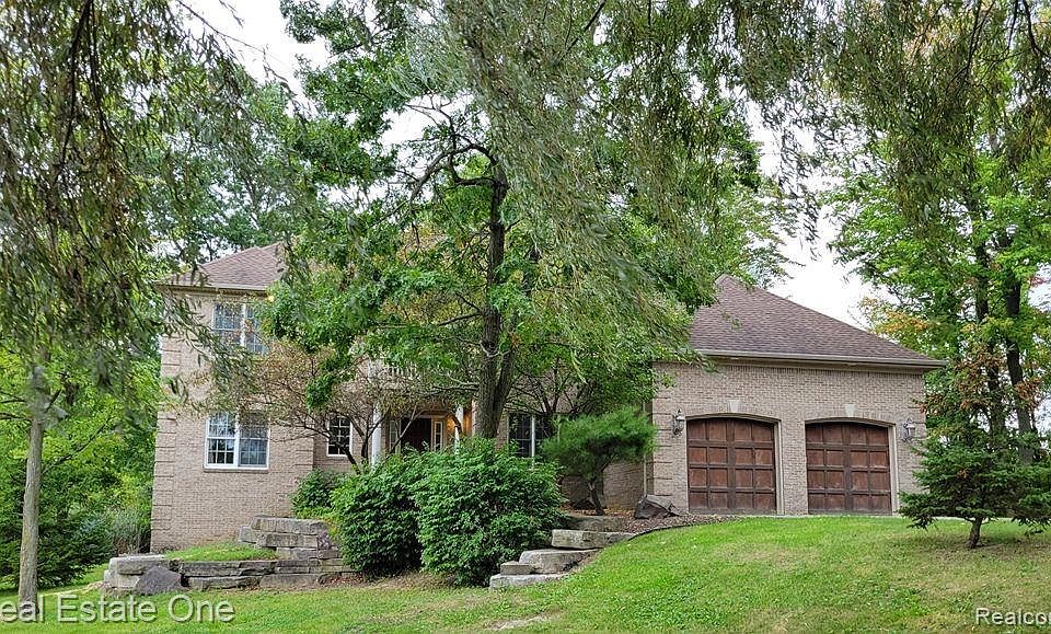 1st image of 235 Stonebridge Ct