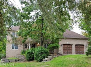 235 Stonebridge Ct, Oxford, MI 48371