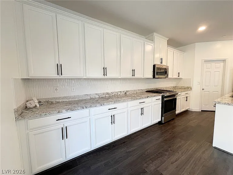 7035 Denio Island St — Photo 9