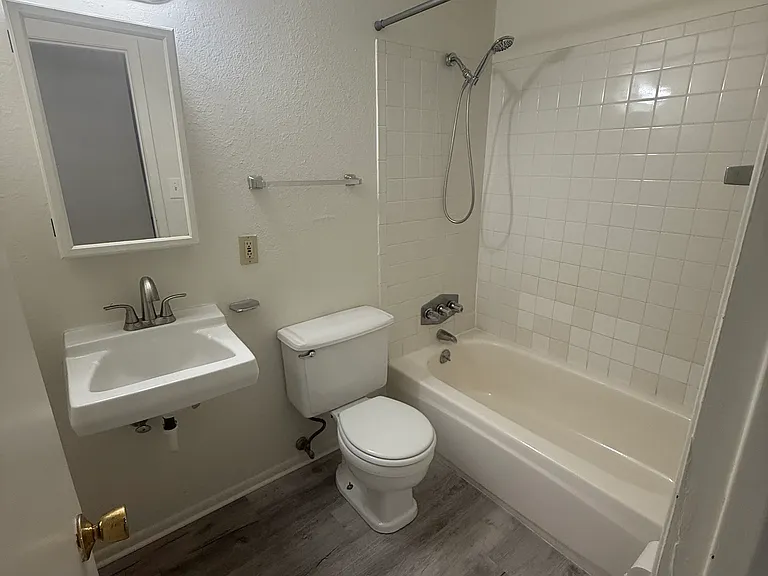 1411 Ulysses St #6 — Photo 8