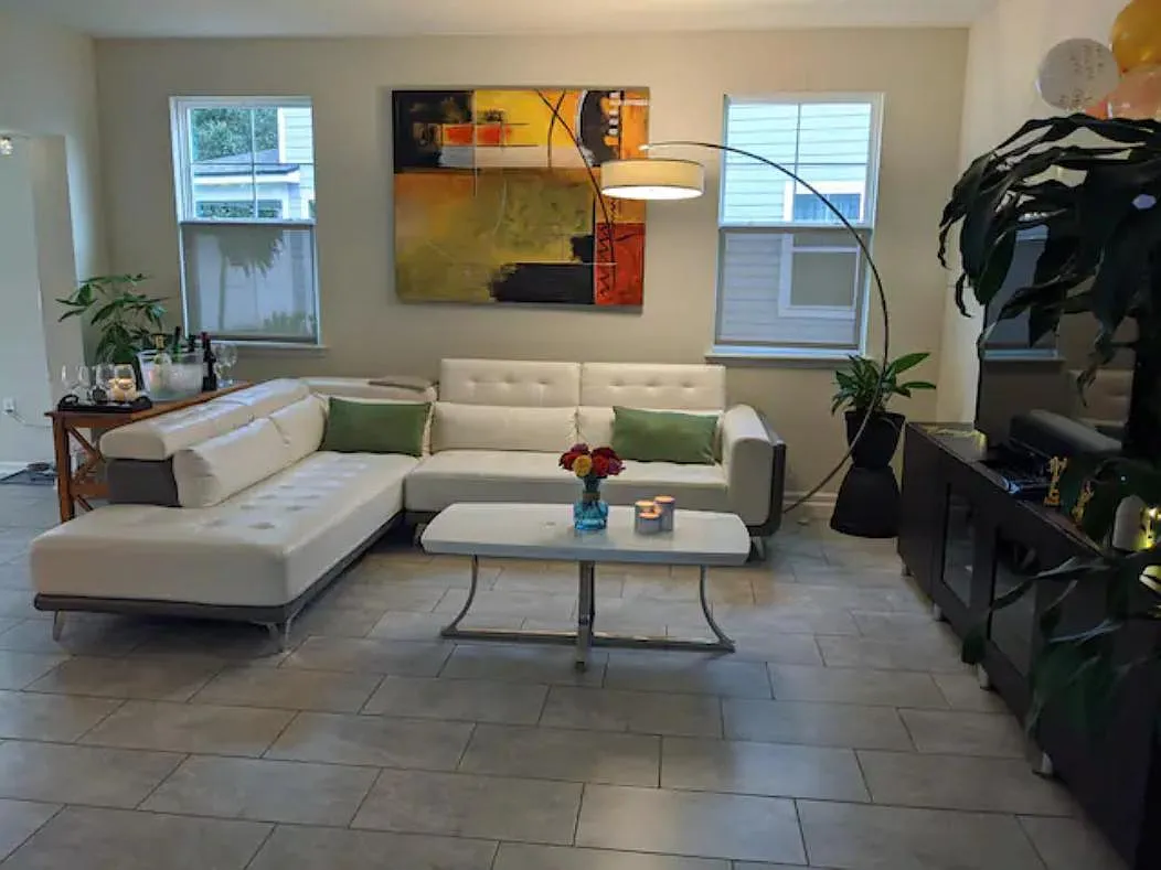 3 bed, 2.5 bath, 2059 sqft, $2,900 — Photo 3