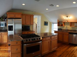 25 Arnold St #2, Providence, RI 02906