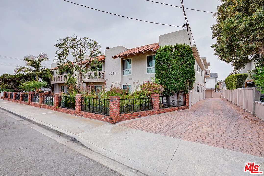 2 bed, 1.0 bath, $3,195 — Photo 3
