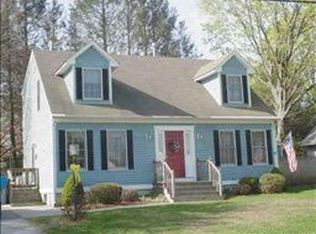 13 Willow Rd, Smithfield, RI 02828