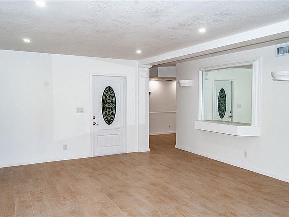 4th image of 7407 NW 79th Street