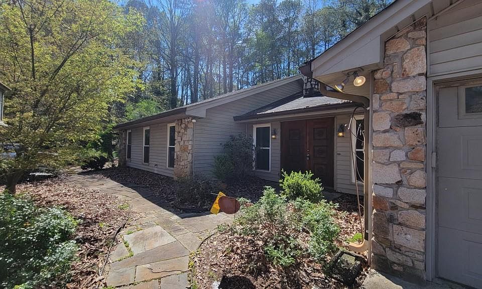 1st image of 666 Chesterfield Dr