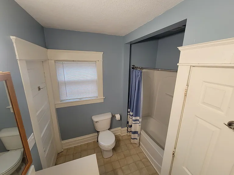 307 N Chestnut St #1 — Photo 16
