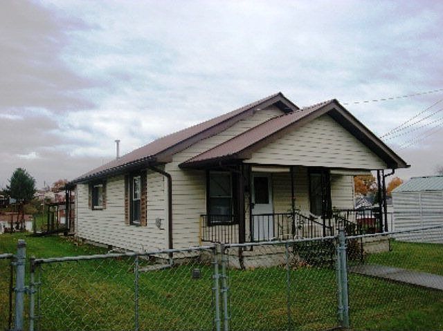 1st image of 322 Myers Ave